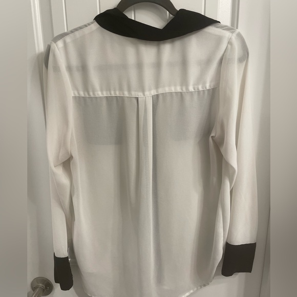 A’gaci Medium Black and White Long Sleeve Sheer Top - Picture 6 of 6